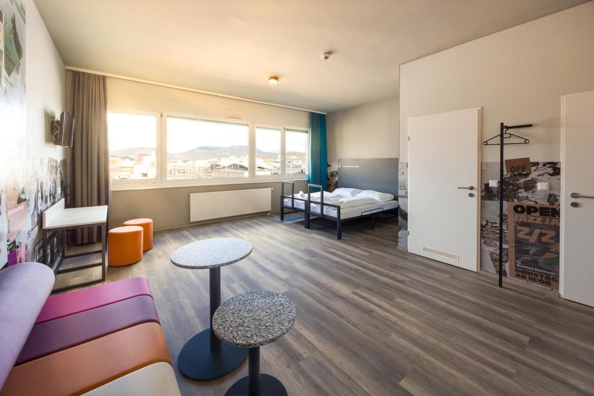 เอแอนด์โอ กราซ เฮาพ์ทบานโฮฟ Hostel ภายนอก รูปภาพ